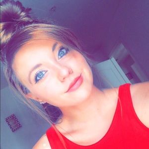 Meet your Posher, Caroline